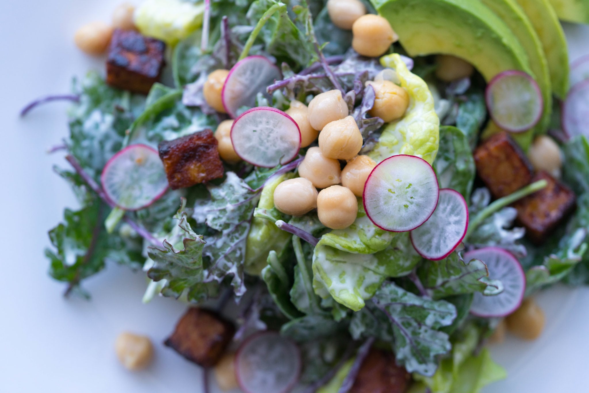 https://rouxbe.com/wp-content/uploads/2017/03/Kale-Avocado-Tempeh-Salad_-46.jpg